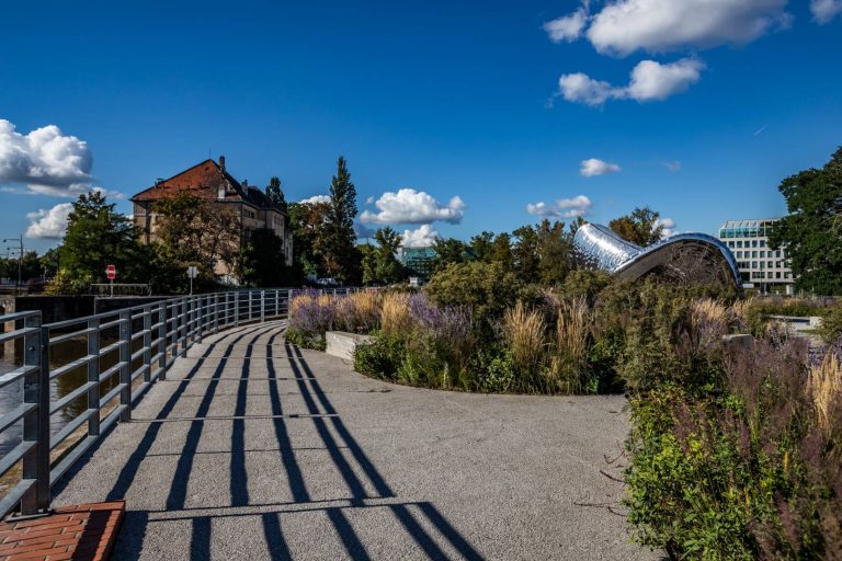 Wyspa Daliowa - widok na promenadę