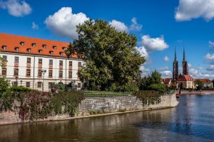 Bulwar Piotra Włostowica - Widok na bulwar z pobliskiego mostu na Odrze