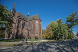 Widok na kościół pw. św. Michała Archanioła